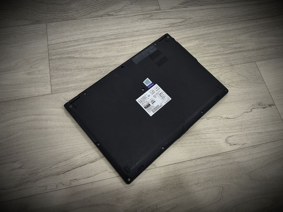 Ноутбук Fujitsu Lifebook U937