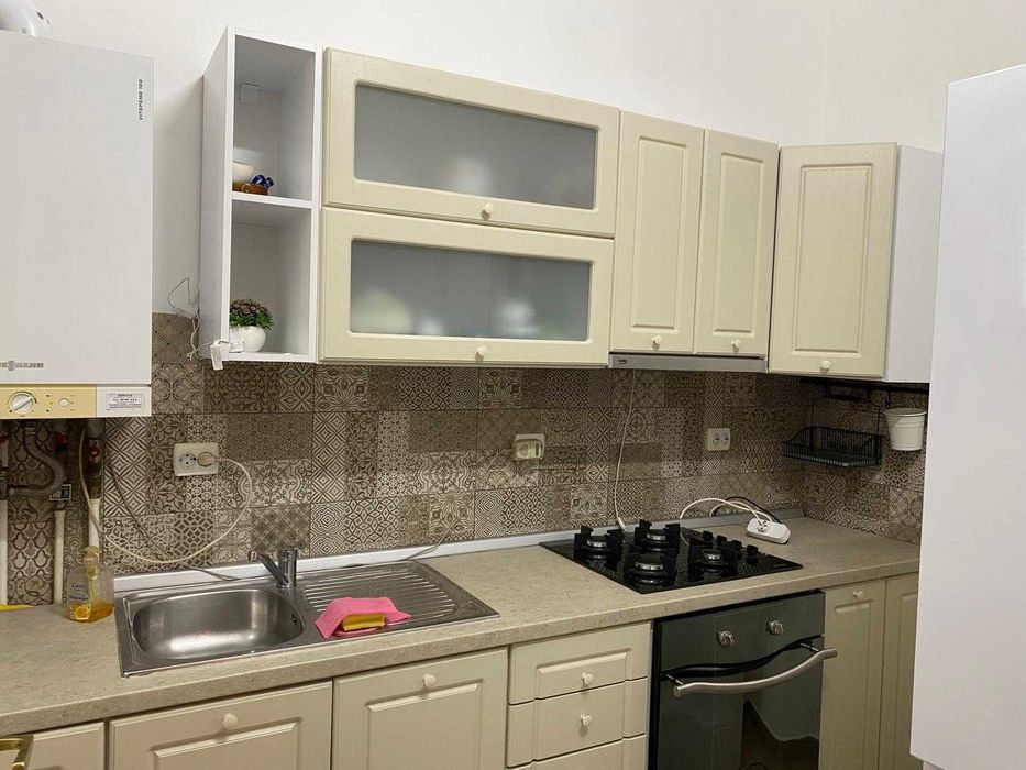 Inchiriez casa doua camere bucatarie baie str Dambovita