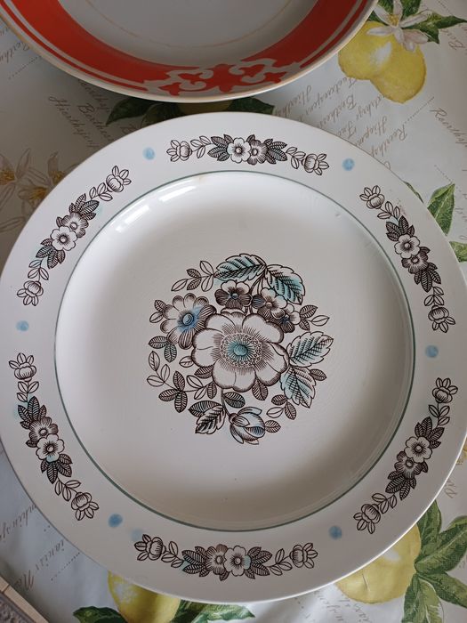 Продам недорого 4 блюда