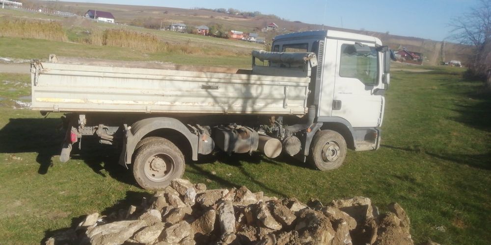 Execut lucrări de pregătire a terenului