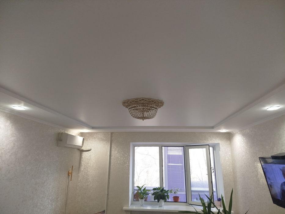 Продам люстру в зал