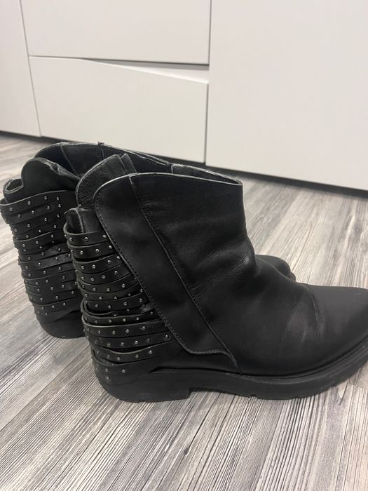 Дамски боти от естествена кожа