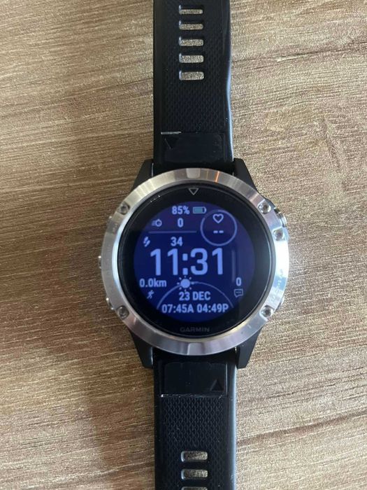 Garmin Fenix 5 - сребрист, 47 мм диаметър