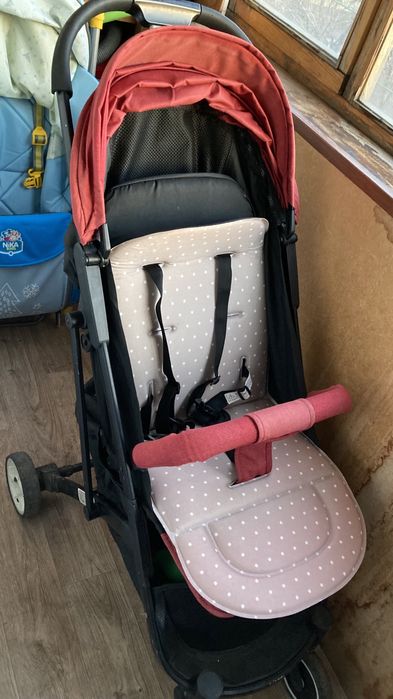 Прогулочная коляска в Хорошем состоянии! Легкая!