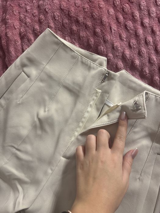 Брюки бежевые