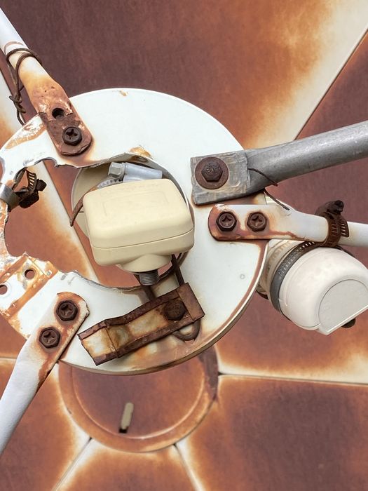 Продается параболическая антенна 2-х головочный