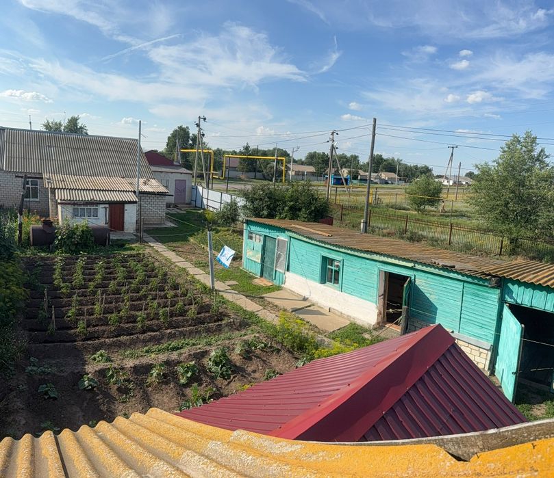 Частный дом в пригороде
