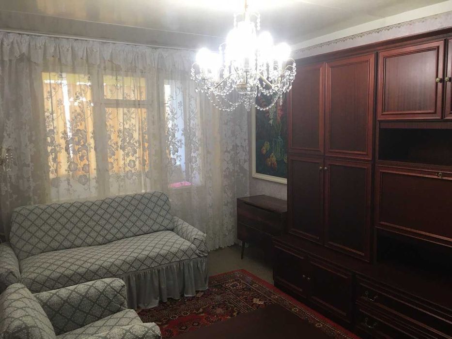 Сдается семейным 2 комнатная квартира,балкон 12кв как третья комната.