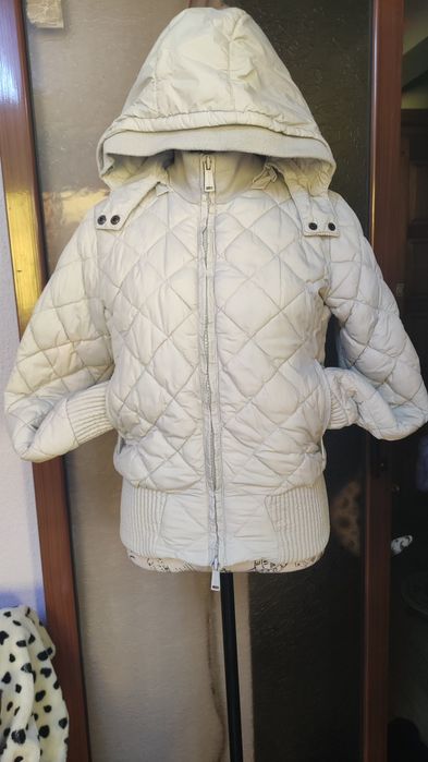 Vestuta fas cu gluga și geaca cu gluga, 30 lei ambele