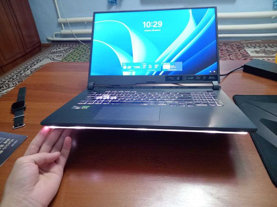 Asus Rog Strix G713RM