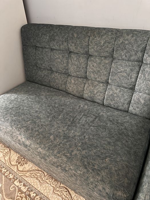Продам стильный и вместительный угловой диван.