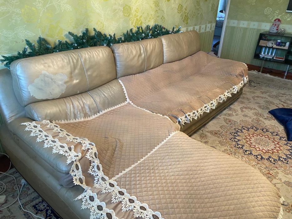 Продам диван не раздвигается