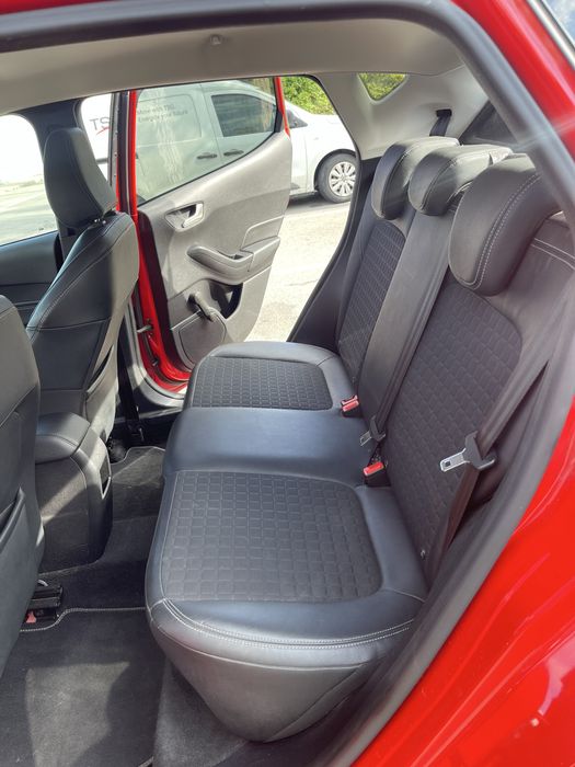Прадавам Ford Fiesta 2019 г Titanium