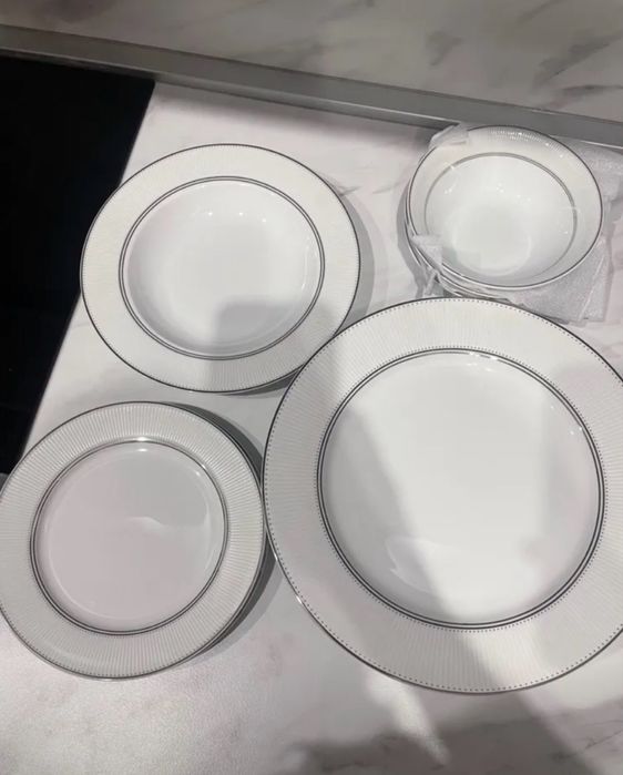 Продам сервиз 24 предмета в идеальном состоянии