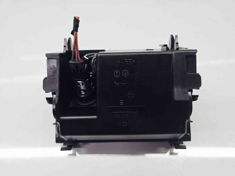Scrumiera Mercedes Clasa E (W211) [Fabr 2002-2009] A2116802852