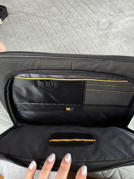 Чанти за лаптоп Case Logic