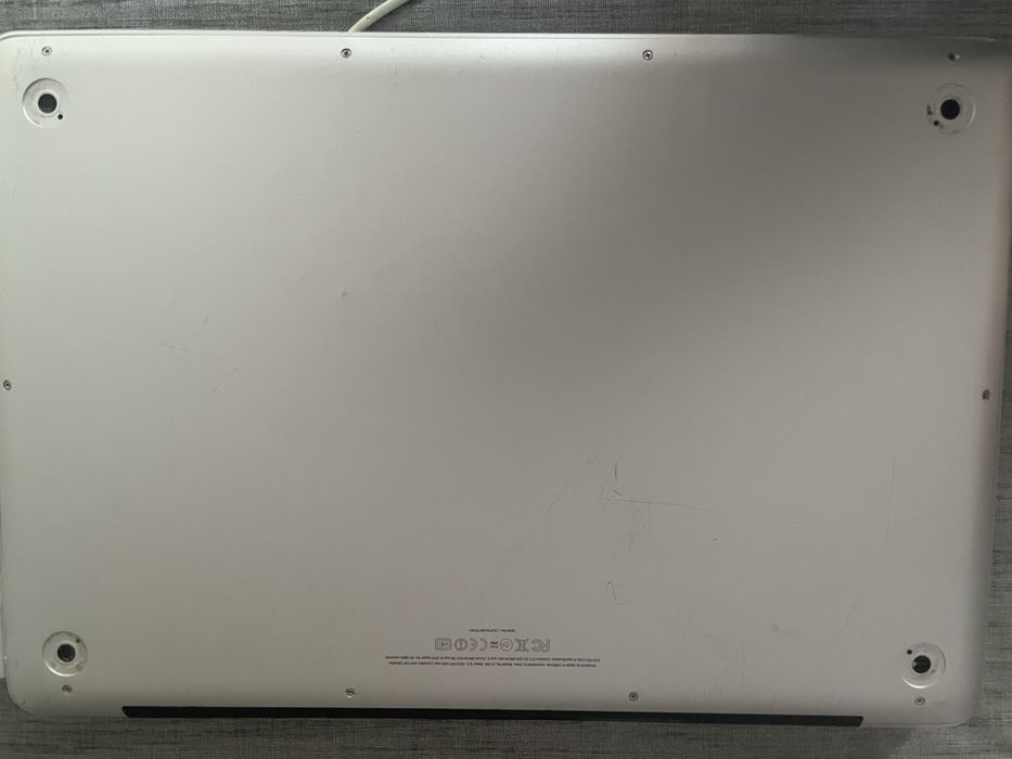 MacBook Pro 15” Mid 2010 – i5 2.4GHz, 8GB RAM, SSD ~240GB
