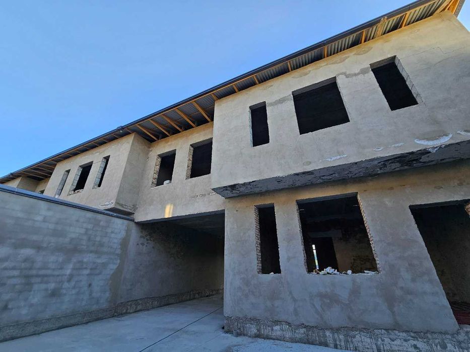 5 xonali 2,2sotixli kotejlar sotiladi.