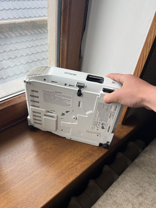 Проектор Epson EB-S05