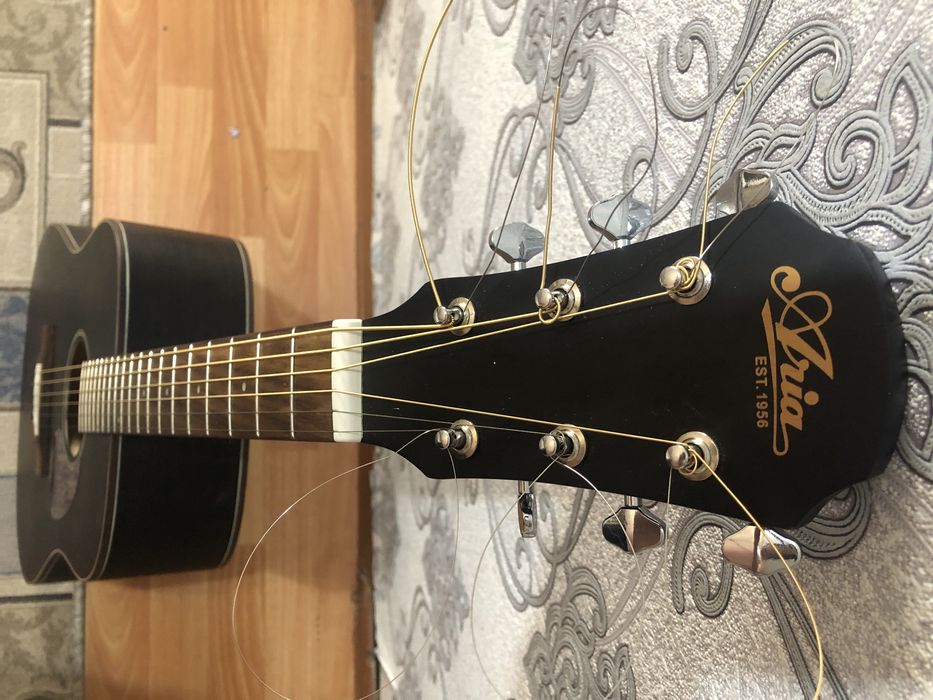 Продам гитару !Срочно!