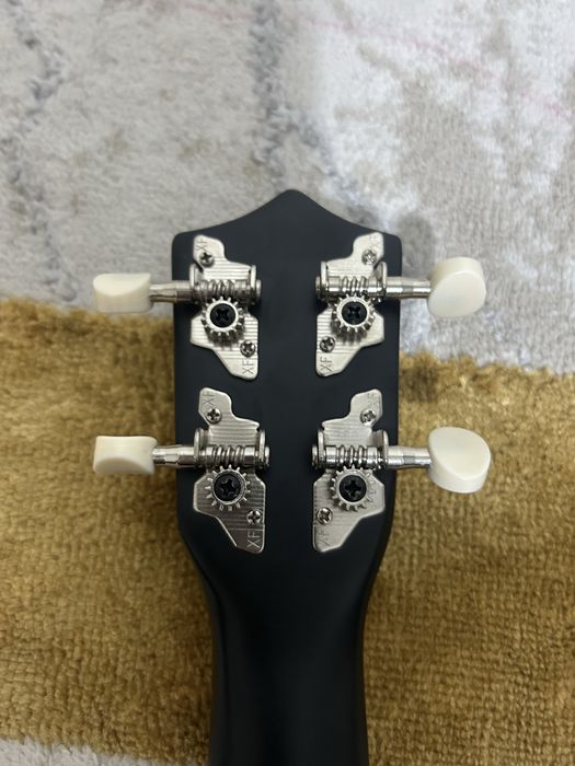 Укелеле Levinson