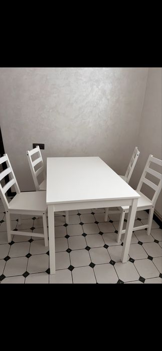 стол со стульями