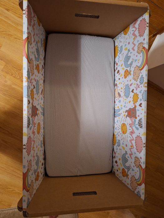Patut bebe carton Foldo cu saltea, stare foarte buna
