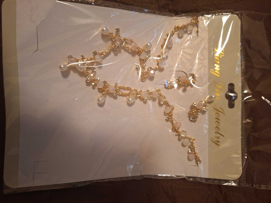 Vand accesorii mireasa