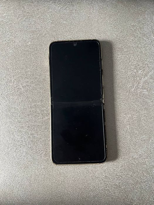 Galaxy Z flip 6 sotiladi ideal!!!