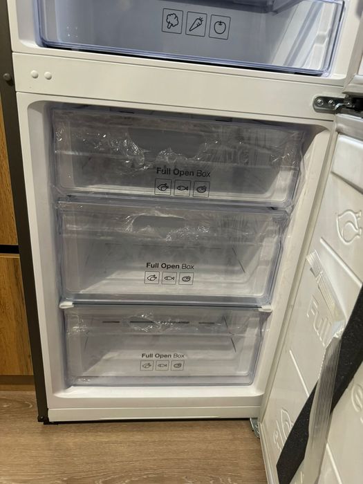 Холодильник Samsung