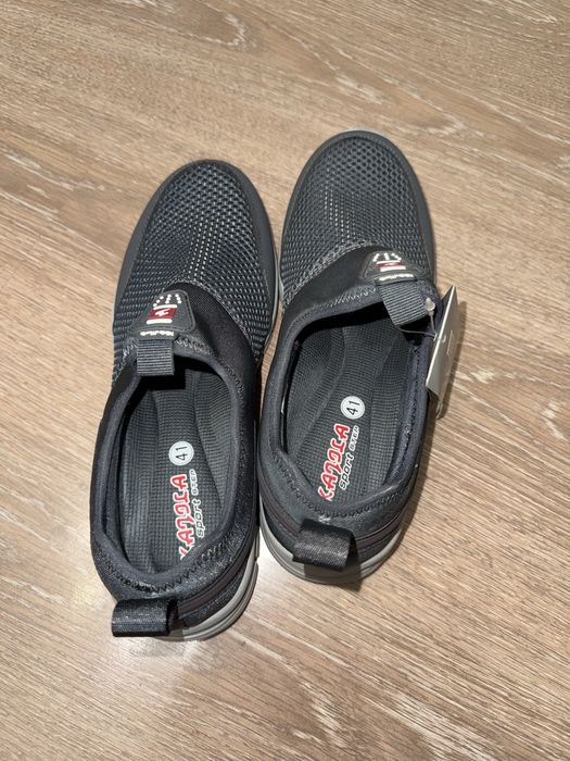 Продам летние кроссовки