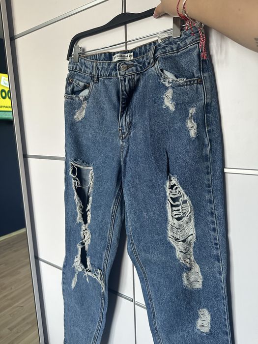 Модерни дънки Stradivarius