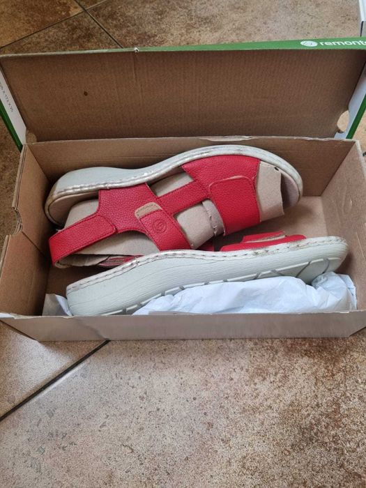 Sandale rosii de vara - extrem de comode