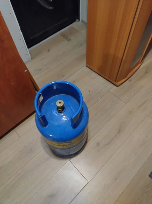 Vând butelie gaz, folosita,in stare foarte buna, impecabila,foarte bună!!