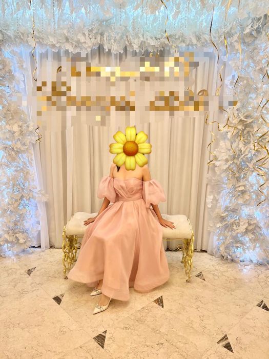 Шикарное вечернее платье.