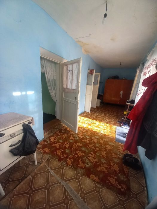 Бустонлик тумани Азадбашда 4 сотик 4 хона ховли сотилади йулга якин