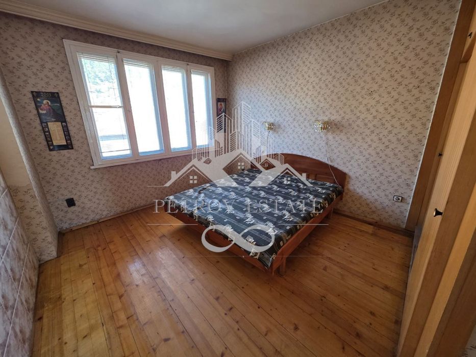 Етаж от къща в Пазарджик, област-гр.Велинград площ 125 цена 79999