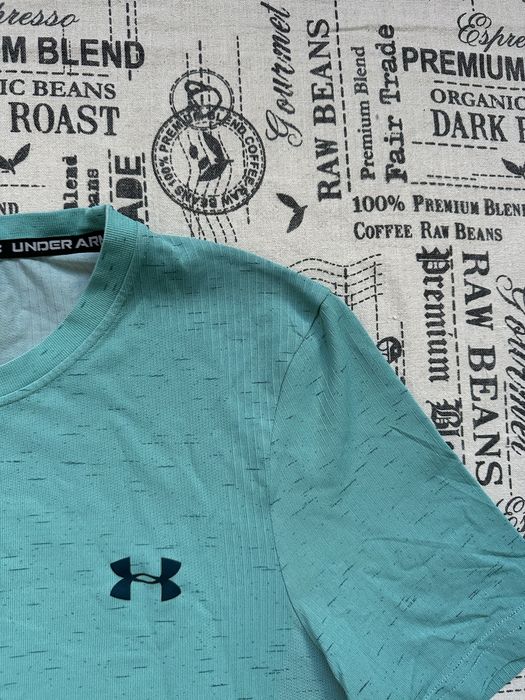 Under Armour original тениска. XS, S