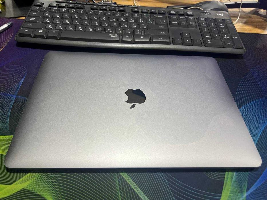 MACBOOK AIR A1932 i5-8210Y 1.60GHz 13 LAPTOP 8/128GB