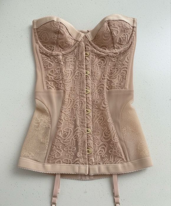 Корсет модел на Agent Provocateur