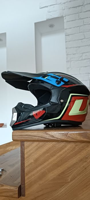 Шлем  эндуро, кросс, bmx