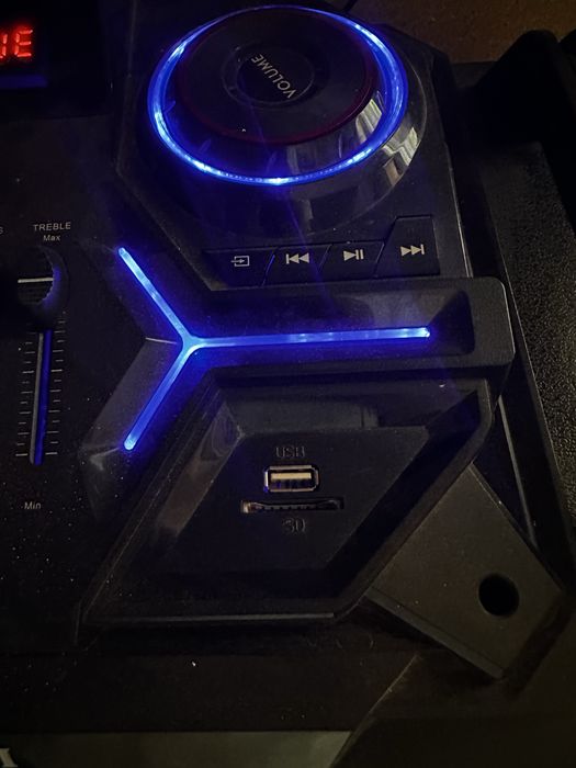 Караоке тонколона Akai