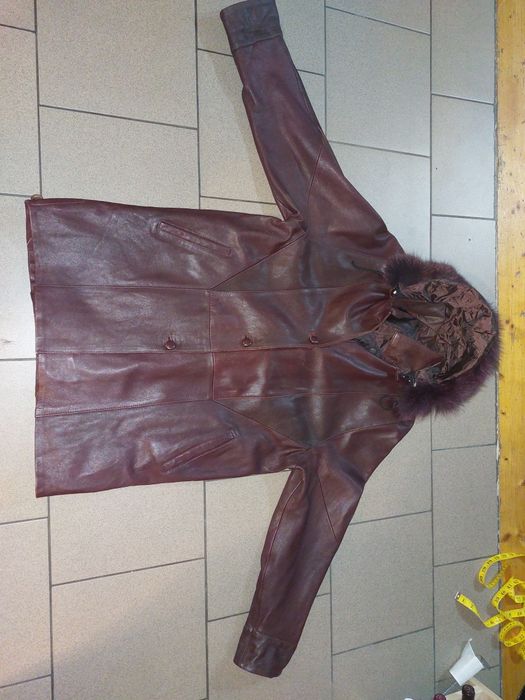 Vând haină de piele de damă