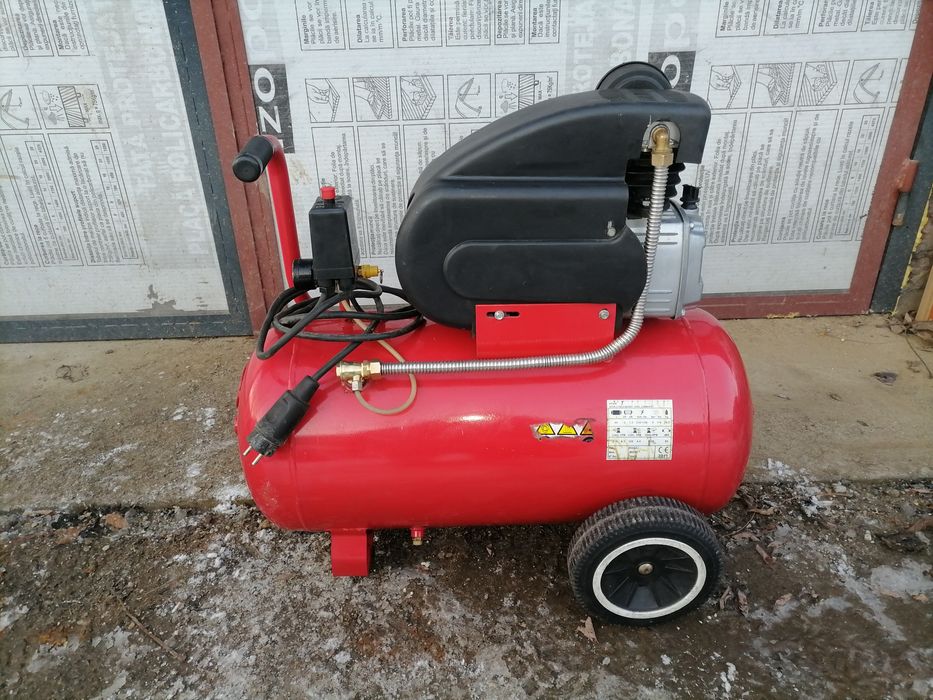 Compresore aer Quartz Clasic de 50L alimentare 220V motor de 1.5kw