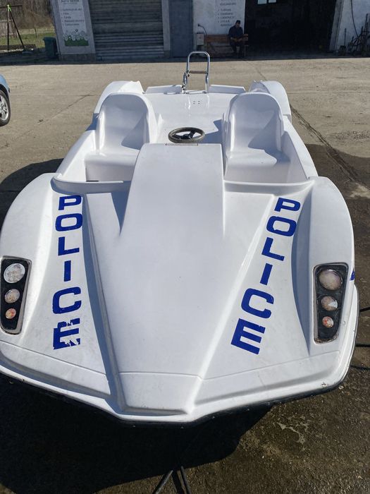 Hidrobicicleta, barca cu pedale, barca agrement