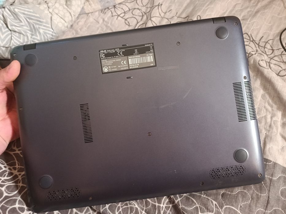 Продам ноутбук Asus 2018 года