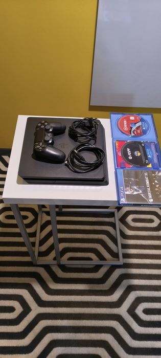 PS4 Slim / Playstation 4