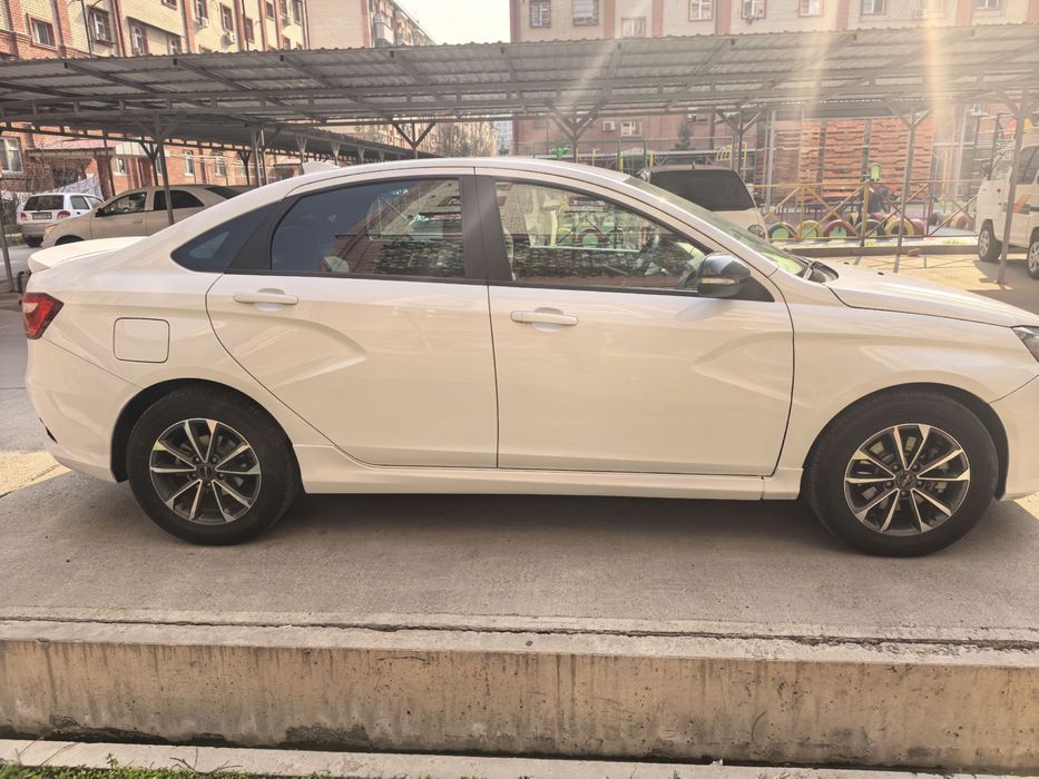 Лада Веста сотилади краска битта шопр ешида бор чизилгани учун сепилга