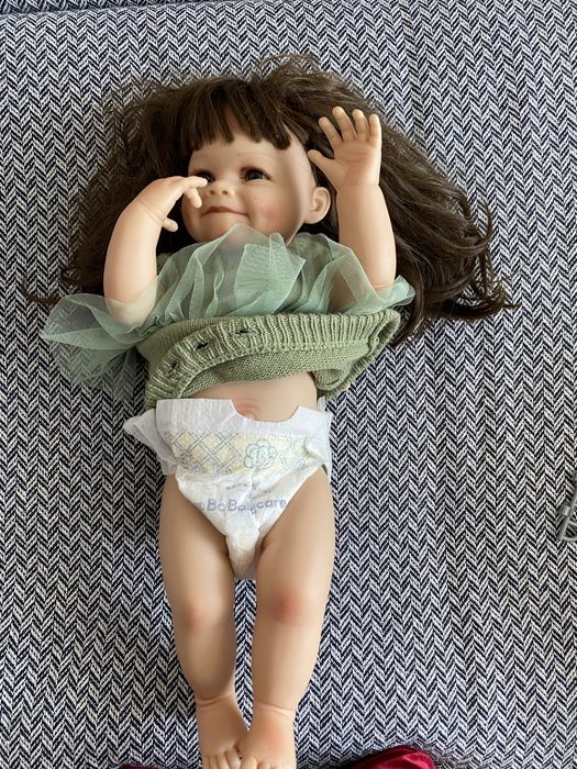 Продам куклу, отличная, качественное винил