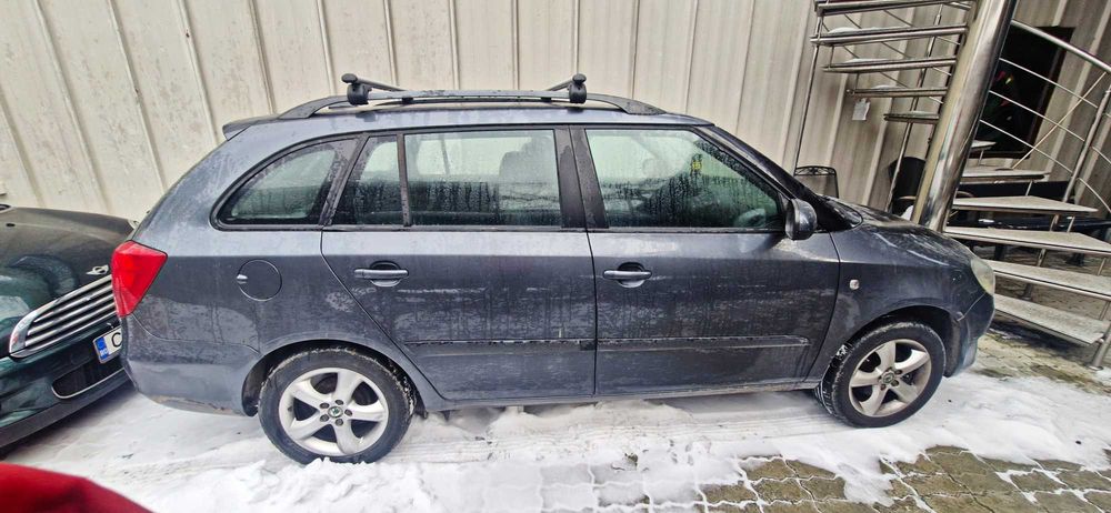 SKODA Fabia 2011 — imagine 3